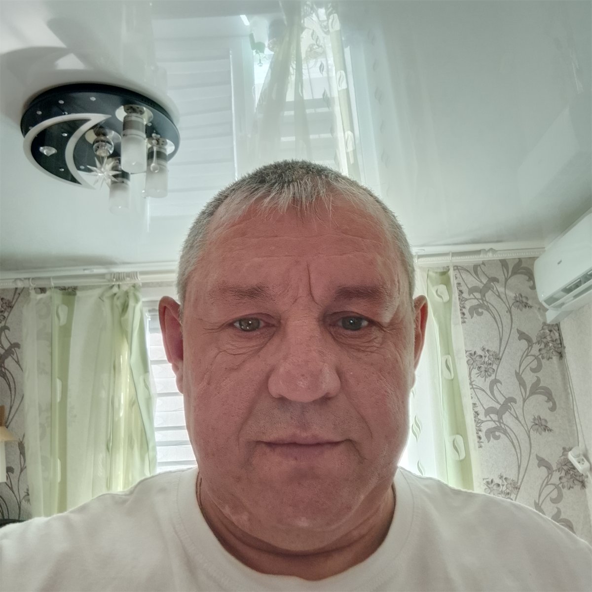 Фото пользователя Артем, 47 лет, город Тольятти, цель знакомства: Интимные встречи